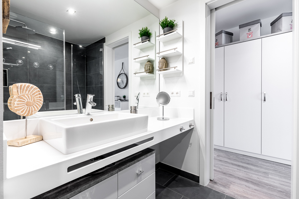 Wellnessbad mit Regendusche